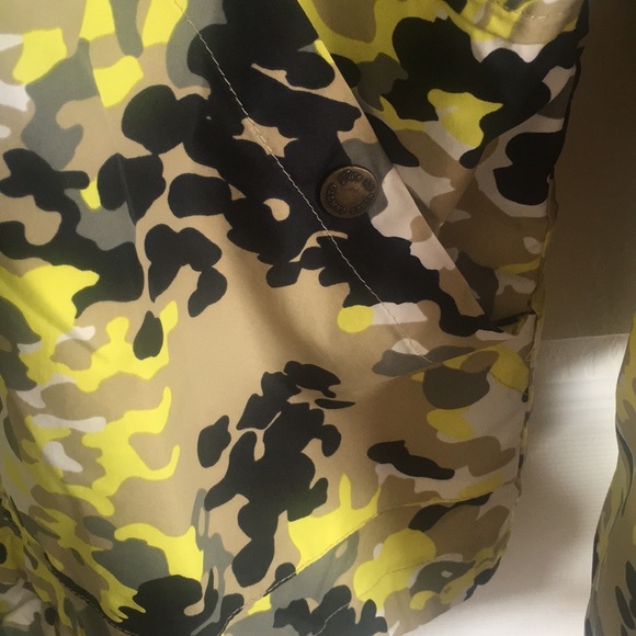Two by Vince Camuto Camouflage Rain Jacket - Picture 4 of 5